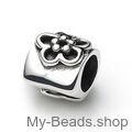My-Beads Charm Blumenfantasie Silber

Dieser silberne Charm passt zu allen gängigen Bettelarmbändern.
Material: 925er Sterling Silber.
Artikel kommt mit Geschenkverpackung.
Preise inkl. MwSt.
