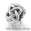 My-Beads Charm Fantasie Silber

Dieser silberne Charm passt zu allen gängigen Bettelarmbändern.
Material: 925er Sterling Silber.
Artikel kommt mit Geschenkverpackung.
Preise inkl. MwSt.