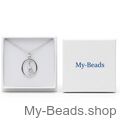 Cadeauverpakkiing. Zilveren hanger met gymnaste die een ritmische gymnastiek oefening met bal op de vloer uitvoert tijdens een wedstrijd.  
Mooi cadeau.