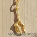 Gold plated zilveren hanger van een gymnaste die een handstand of bruggetje uitvoert. Hanger in 3-D. 
Mooi cadeau voor verjaardag of wedstrijd.
