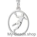 Zilveren hanger van een handballer die met een worp actie een handbal gooit tijdens een competitie wedstrijd. 
Mooi cadeau voor verjaardag of wedstrijd.