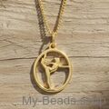 Gold plated zilveren hanger van een gymnaste die een oefening op vloer uitvoert tijdens een wedstrijd.  
Mooi cadeau voor verjaardag of wedstrijd.