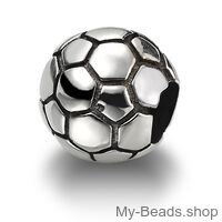 My-Beads bedel voetbal zilver. 

Deze zilveren bedel past op alle gangbare bedelarmbanden.
Edelmetaal: echt zilver, 925 (1e gehalte), nikkelvrij.
Inclusief geschenkverpakking.
