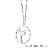 My-Beads sport hanger 424 Zweefstand zilver

Afmeting: 15 mm
Edelmetaal: echt zilver, 925 (1e gehalte), nikkelvrij.
Inclusief geschenkverpakking.
Prijzen zijn incl. B.T.W.


My-Beads sportsieraad zilveren hanger, Zweefstand

Verjaardags cadeau tip voor een turnster / gymnaste.

Toestelturnen / Artistieke Gymnastiek / Sinterklaas / Kerstmis



Dit leuke sportsieraad is ook te bestellen met collier/ketting, echt zilver, 925 (1e gehalte), nikkelvrij.

Het zilveren collier is van Duitse kwaliteit en voorzien van een karabijnsluiting.

Collier/ketting 38 CM of 40 CM van € 17,95 voor € 13,= bij aankoop van deze hanger.

Collier/ketting 45 CM van € 18,95 voor € 14,= bij aankoop van deze hanger.

#MyBeadsSport #Gymnastiek #Turnen 

Gymnastiek merchandise bestel je online bij My-Beads.shop



De vloer is een discipline binnen het toestelturnen / Artistieke Gymnastiek

Een vloeroefening hoort te zijn opgebouwd uit verschillende soorten onderdelen:

Acrobatische onderdelen (series), balansonderdelen (statisch), lenigheidsonderdelen.

De acrobatische series zijn aaneenschakelingen van acrobatische elementen zoals flikflaks, overslagen en salto's.

De vloeroefening hoort te beginnen en te eindigen met een acrobatische serie en ook halverwege de oefening zit nog een acrobatische serie.

Tussendoor worden balansonderdelen geturnd (zoals de handstand) en lenigheidonderdelen (zoals de spagaat).

Bij de vrije oefening op muziek wordt de oefening verder opgevuld met bewegingen op de muziek zoals in het klassiek ballet.

Leuk cadeau voor een gymnaste, gymnast, turnster, turner, trainer, verjaardag of trainster.