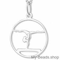 Zilveren hanger met collier van een gymnaste die bij een wedstrijd een gymnastiek vloer oefening doet op de evenwichtsbalk. 
Mooi cadeau voor kerstmis.