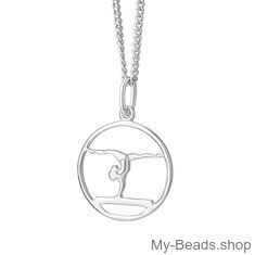 My-Beads sport hanger 443 Spagaat handstand - op balk

Afmeting: 17 mm
Edelmetaal: echt zilver, 925 (1e gehalte), nikkelvrij.
Inclusief geschenkverpakking.
Prijzen zijn incl. B.T.W.


My-Beads sportsieraad zilveren hanger, Spagaat handstand - op balk

Cadeau tip voor een turnster of gymnaste. Kerstmis / Verjaardag / Sinterklaas / Wedstrijd.



Dit leuke sportsieraad is ook te bestellen met collier/ketting, echt zilver, 925 (1e gehalte), nikkelvrij.

Het zilveren collier is van Duitse kwaliteit en voorzien van een karabijnsluiting.

Collier/ketting 38 CM of 40 CM van € 17,95 voor € 13,= bij aankoop van deze hanger.

Collier/ketting 45 CM van € 18,95 voor € 14,= bij aankoop van deze hanger.

#MyBeadsSport #Gymnastiek #Turnen

Een evenwichtsbalk of kortweg balk is een turntoestel dat bij het damesturnen wordt gebruikt in de discipline toestelturnen.

Bij de balk is het de bedoeling zo moeilijk mogelijke acrobatische technieken uit te voeren zonder het evenwicht te verliezen.

Elementen die worden uitgevoerd op dit toestel zijn spagaat, sisonne en roelfova.

De balk is een Olympische turndiscipline.

Leuk cadeau voor een gymnaste, gymnast, turnster, turner, trainer of trainster.
