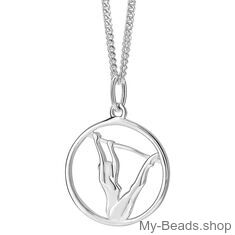 My-Beads zilveren sport hanger 445 Brug ongelijke leggers

Afmeting: 18 mm
Edelmetaal: echt zilver, 925 (1e gehalte), nikkelvrij.
Inclusief geschenkverpakking.
Prijzen zijn incl. B.T.W.


My-Beads sportsieraad zilveren hanger, Brug ongelijke leggers

Cadeau tip voor een turnster of gymnaste. 

Kerstmis / Verjaardag / Sinterklaas / Wedstrijd. Online bestellen en kopen.



Dit leuke sportsieraad is ook te bestellen met collier/ketting, echt zilver, 925 (1e gehalte), nikkelvrij.

Het zilveren collier is van Duitse kwaliteit en voorzien van een karabijnsluiting.

Collier/ketting 38 CM of 40 CM van € 17,95 voor € 13,= bij aankoop van deze hanger.

Collier/ketting 45 CM van € 18,95 voor € 14,= bij aankoop van deze hanger.

#MyBeadsSport #Gymnastiek #Turnen
Artistieke Gymnastiek / Turnen / Toestelturnen

De brug is een turntoestel.

De damesbrug of brug met ongelijke leggers heeft twee parallelle, in hoogte verstelbare leggers die elk op een verschillende hoogte staan.

Op de damesbrug kunnen verschillende soorten elementen worden geturnd, zoals: zwaaien (zoals reuzenzwaai), draaien (zoals buikdraai, zolendraai), kiepen, beenzwaaibewegingen (zoals ophurken en tegenspreiden), vluchtelementen, afsprongen

Leuk cadeau voor een gymnaste, turnster, trainer of trainster.