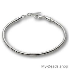 My-Beads armband 21 CM

Materiaal: Echt zilver 925/000

Inclusief geschenkverpakking.

De juiste lengte voor een My-Beads armband is: polsomtrek + 3 cm.

Start nu met een My-Beads armband - laat het verzamelen beginnen.