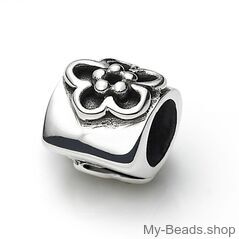 My-Beads charm Flower Fantasy Sterling Silver

This silver charm fits all common charm bracelets.
Material: Sterling Silver 925.
Includes gift packaging