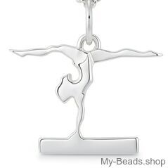 Collana in argento con ciondolo raffigurante una ginnasta in verticale sulla trave.
Idea regalo per Natale o compleanno.