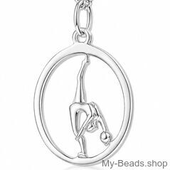 Zilveren hanger met gymnaste die een ritmische gymnastiek oefening met bal op de vloer uitvoert tijdens een wedstrijd.  
Mooi cadeau voor verjaardag of kerstmis.