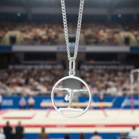 My-Beads Silber Sport Anhänger Turnen 443 "Schwebebalken"
Größe: 17 mm
Material: 925er Sterling Silber.
Artikel kommt mit Geschenkverpackung.
Preise inkl. MwSt.

Sportschmuck Anhänger auch erhältlich mit passende Panzer Silberkette.
Silberne Panzerkette mit Karabinerverschluss. Deutsche Produktion Top Qualität.

Silber Sportschmuck Anhänger, "Schwebebalken". Silber Sportmotiven Turnen / Gymnastik.
Der Schwebebalken ist ein Sportgerät der Frauen im Gerätturnen, auch für den Mehrkampf.
Sportart: Gerätturnen / Kunstturnen.

Typische Turnübungen auf dem Schwebebalken sind Sprünge, Halteteile, Überschläge vorwärts und rückwärts sowie Drehungen.
Insbesondere Flickflack, Salto vorwärts und rückwärts, Rondat sowie Handstand-Drehungen gehören zum Repertoire moderner Übungen am Schwebebalken.

Tolle geschenkidee für Gymnastik,  Turnerin,  Trainerinnen oder Trainer. 
Fan Shop / Merchandise für Gymnastik Begeisterte.
Alle Fanshop-Artikel im Online-Shop kaufen.

#MyBeadsSport #Gerätturnen #Gymnastik
Geschenkidee: Weihnachten, Geburtstag, Wettkämpfe & Wettbewerbe.