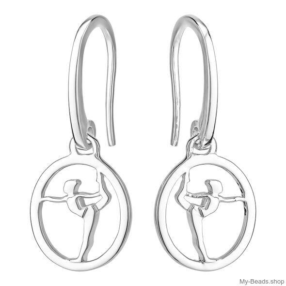 My-Beads oorsieraad / oorhangers "Zweefstand"

Afmeting: 15 mm
Edelmetaal: echt zilver, 925 (1e gehalte), nikkelvrij.
Inclusief geschenkverpakking.
Prijzen zijn incl. B.T.W


Sportsieraad voor een turnster. Kerstmis / Verjaardag / Sinterklaas / Wedstrijd.

#MyBeadsSport #Gymnastiek #Turnen

De vloer is een discipline binnen het toestelturnen.

Een vloeroefening hoort te zijn opgebouwd uit verschillende soorten onderdelen:

Acrobatische onderdelen (series), balansonderdelen (statisch), lenigheidsonderdelen.

De acrobatische series zijn aaneenschakelingen van acrobatische elementen zoals flikflaks, overslagen en salto's.

De vloeroefening hoort te beginnen en te eindigen met een acrobatische serie en ook halverwege de oefening zit nog een acrobatische serie.

Tussendoor worden balansonderdelen geturnd (zoals de handstand) en lenigheidonderdelen (zoals de spagaat).

Bij de vrije oefening op muziek wordt de oefening verder opgevuld met bewegingen op de muziek zoals in het klassiek ballet.